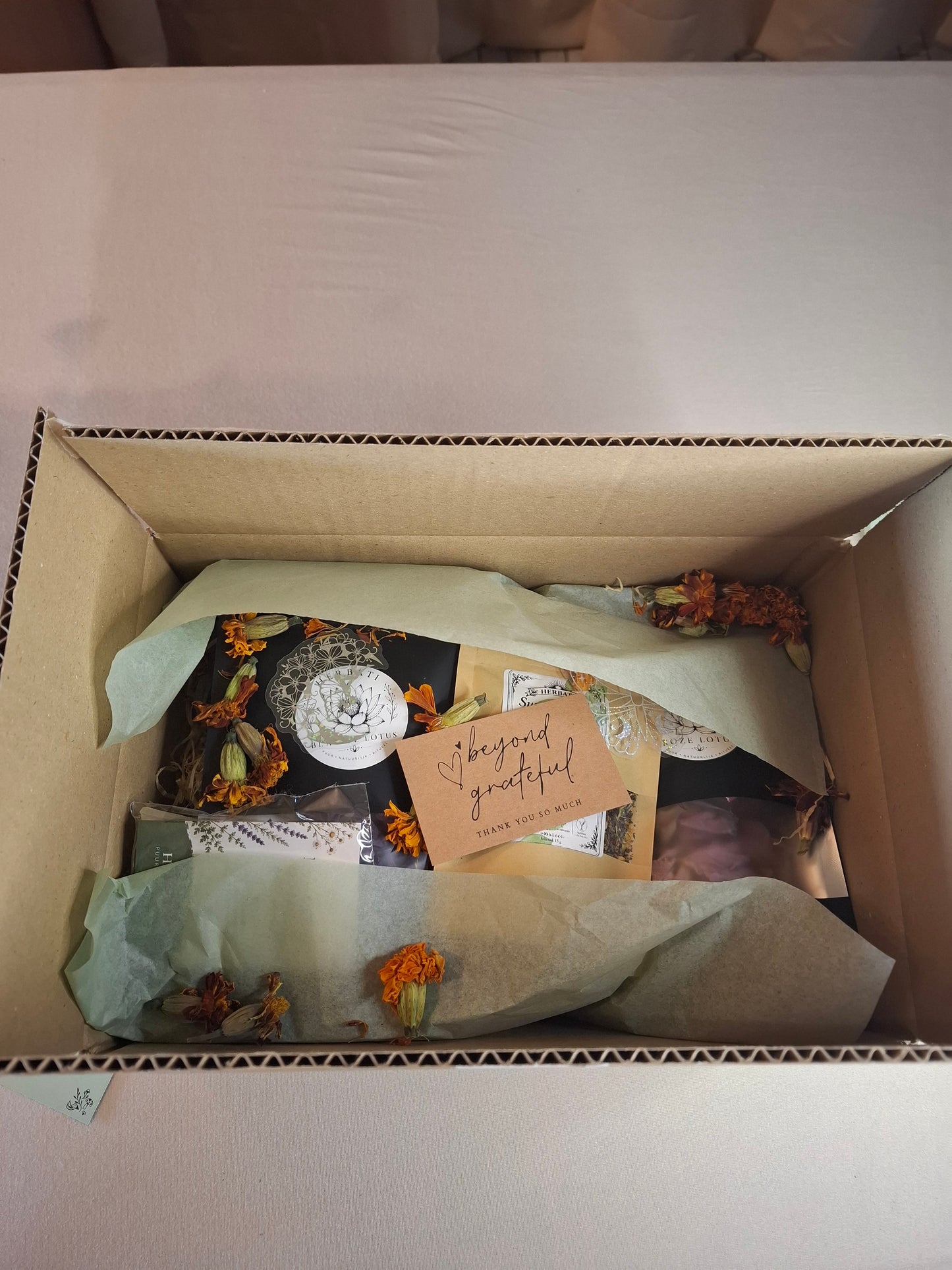 VERRASSINGSPAKKET- “Wat voor jou bestemd is, vindt altijd zijn weg naar jou. ”